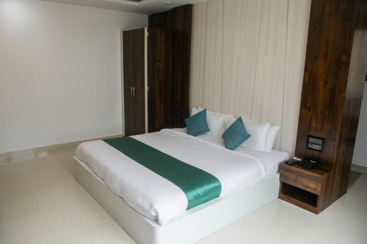 Crescent International Kohima Ngoại thất bức ảnh